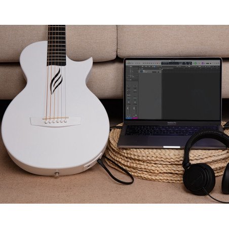 Enya Nova Go SP1 WH: Guitarra eléctro-acuústica de fibra de carbono ligera y duradera